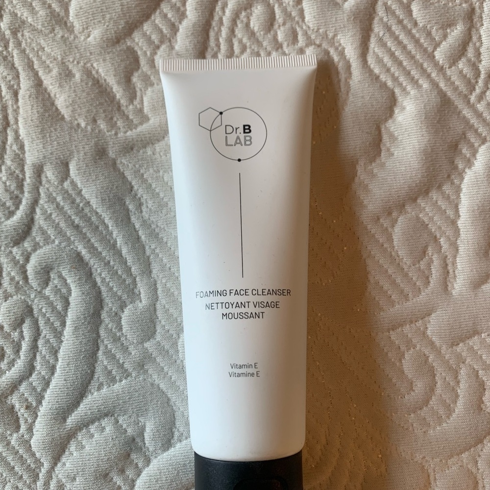 White Foaming Face Cleanser